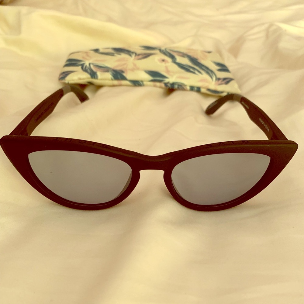 Toms traveler sunglasses